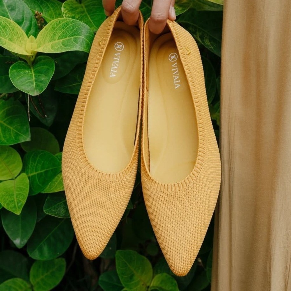 Vivaia Aria5 Women's 9 (40) Yellow Pointed Toe Ballet Flats Sustainable Shoes